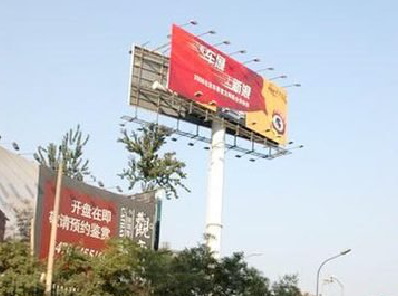 新龙户外广告怎么做才能让人一眼记住？